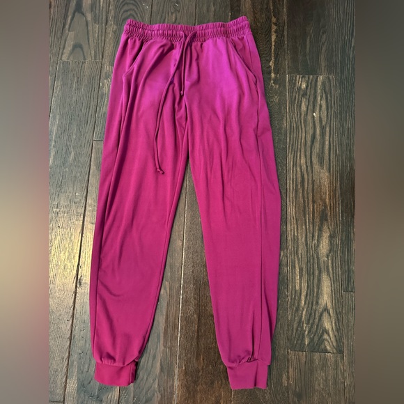 Women’s jogger (size M) - Picture 1 of 3